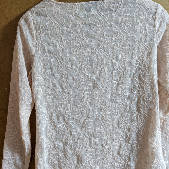 Soft pink floral embroidery top - Picture 2 of 4